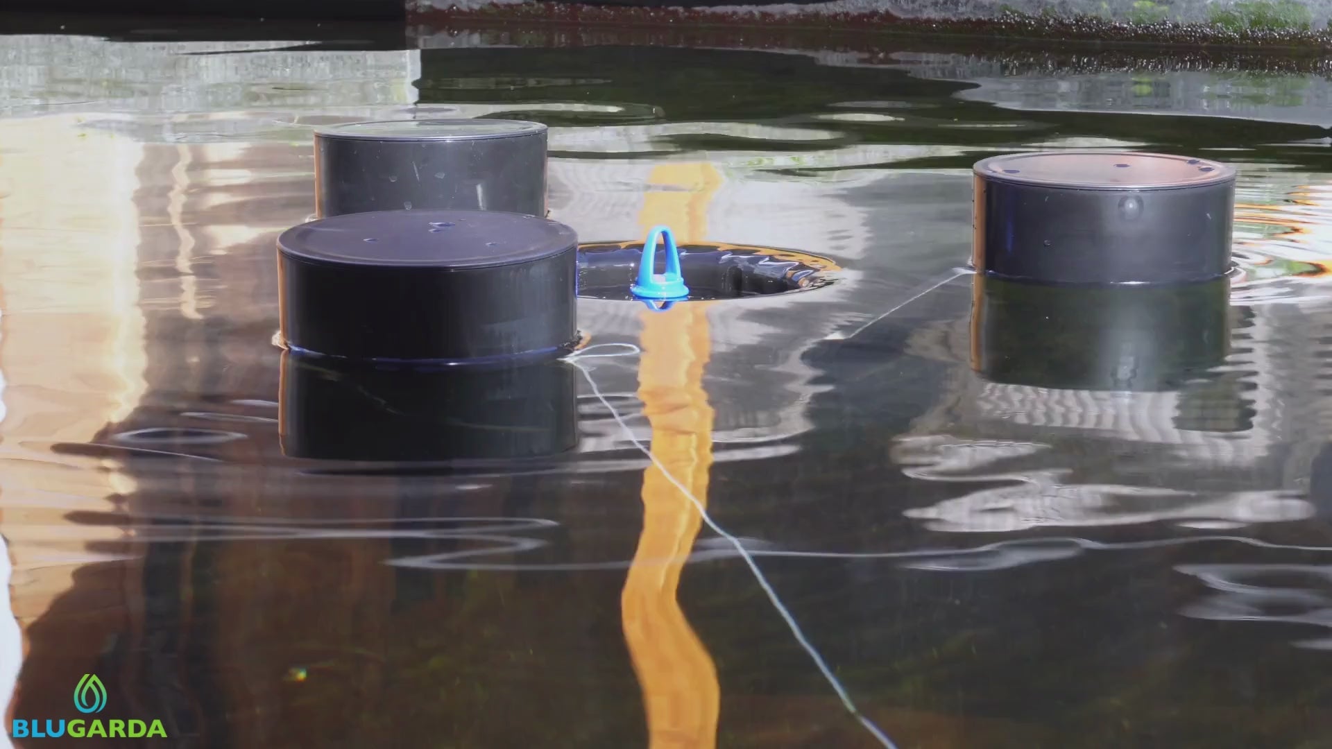 Video laden: BluSkimmer 2.500 - Drijvende Skimmer met fonteinset product video